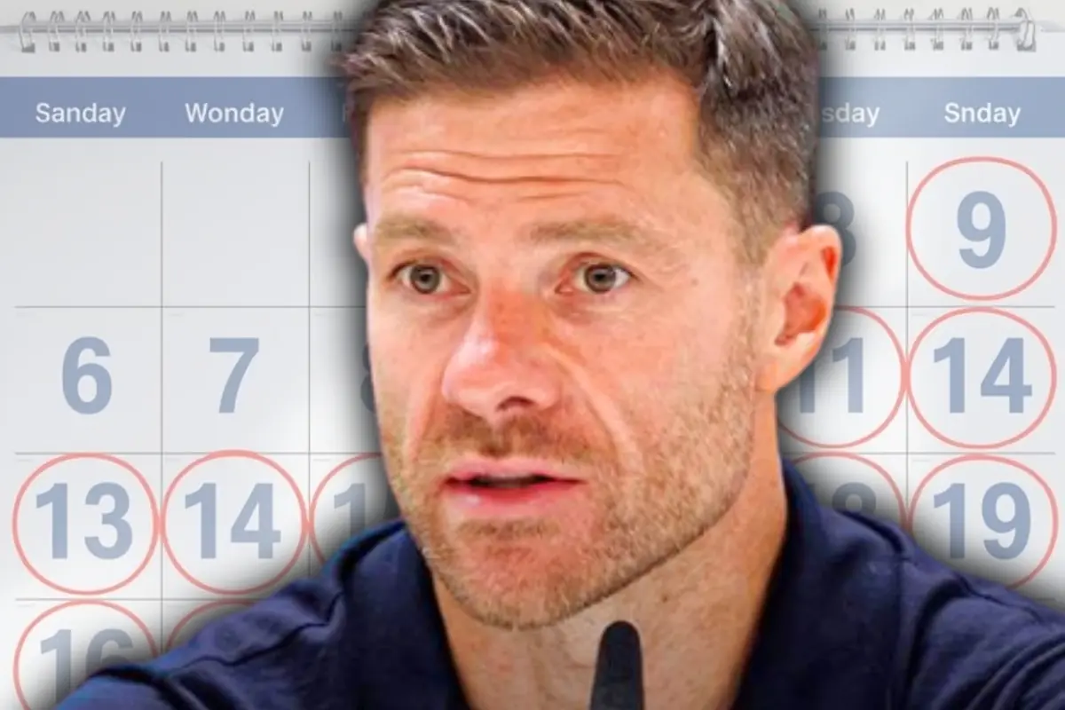 Primer pla d’un home pensatiu davant d’un calendari amb diversos dies marcats en vermell