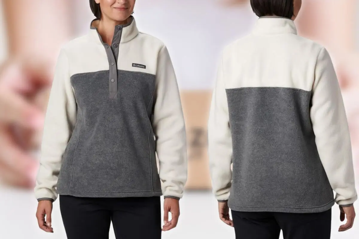 Mujer modelando sudadera polar bicolor gris y blanca con media cremallera y botones vista frontal y trasera