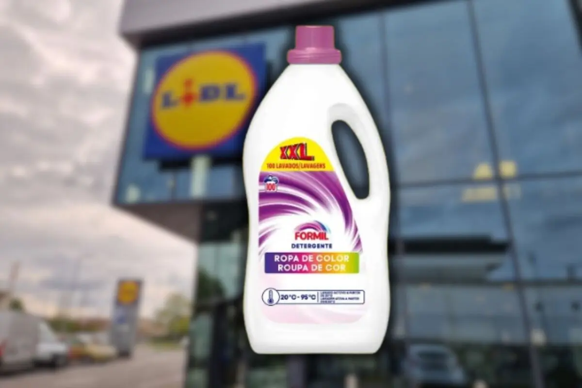 XXL-sized Formil liquid detergent bottle for colored laundry in front of a Lidl supermarket façade
