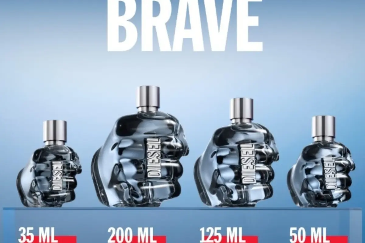 Imagen del perfume Diesel Only The Brave con cuatro frascos en forma de puño metálico alineados por tamaño y etiquetados con capacidades diferentes