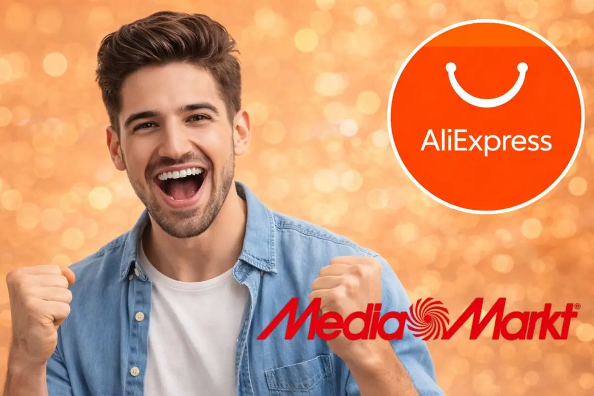 Hombre joven sonriente celebrando con logotipos de AliExpress y MediaMarkt sobre fondo naranja brillante