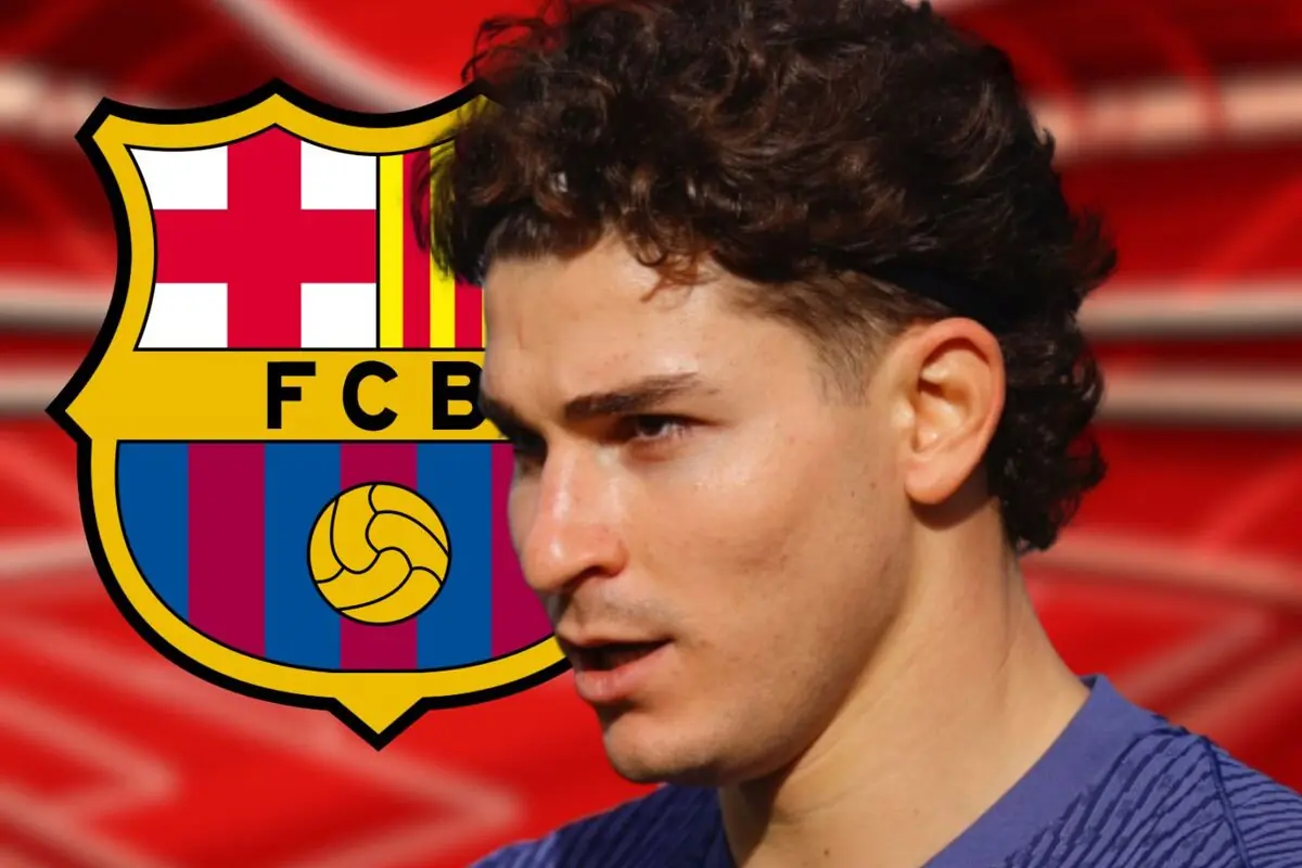 Futbolista de perfil con el escudo del FC Barcelona de fondo sobre un diseño rojo