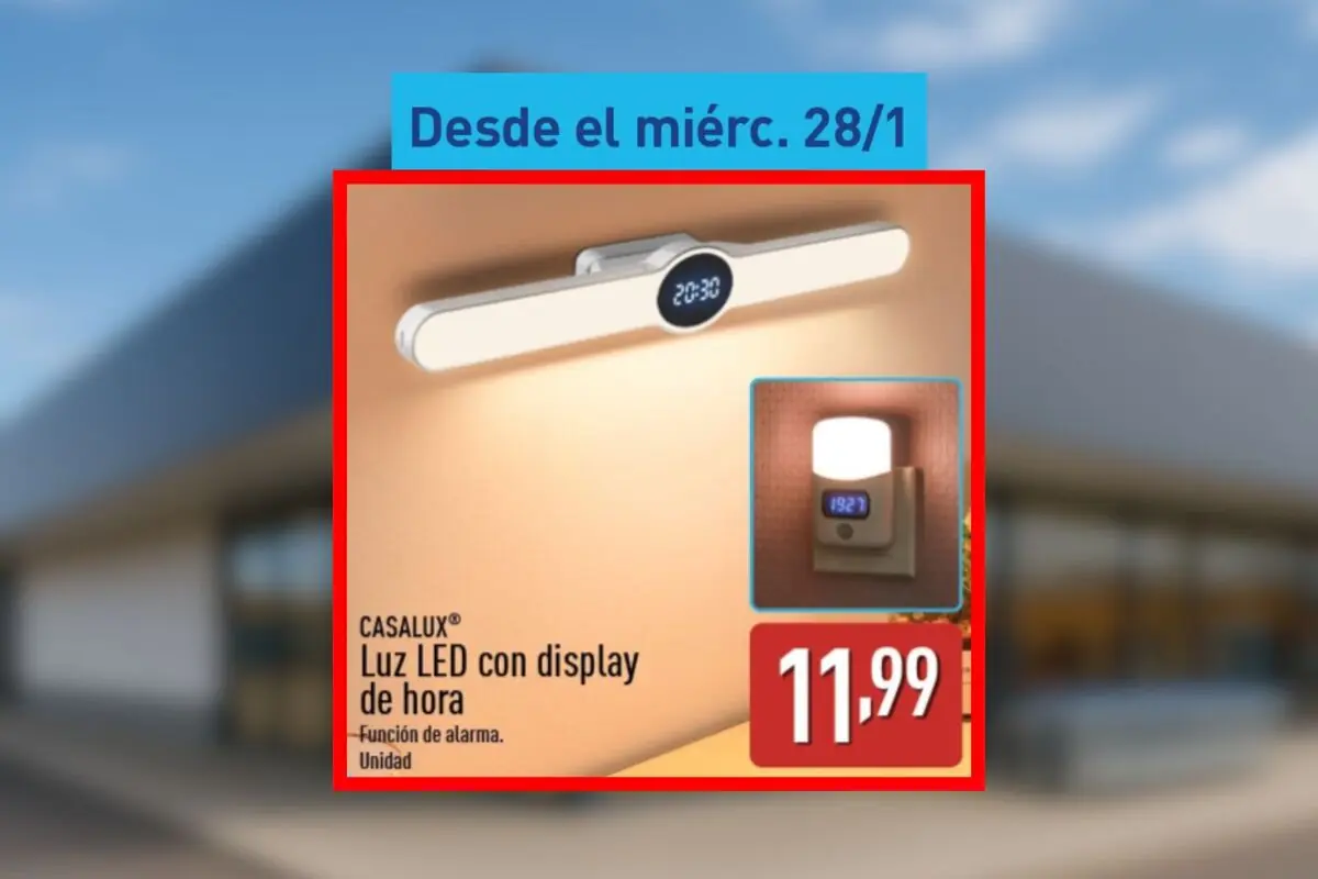 Folleto de Aldi en el que aparece una luz LED Casalux con pantalla digital de hora y función de alarma disponible desde el miércoles 28 de enero por 11,99 euros. Folleto de Aldi en el que aparece una luz LED Casalux con pantalla digital de hora y función de alarma disponible desde el miércoles 28 de enero por 11,99 euros.