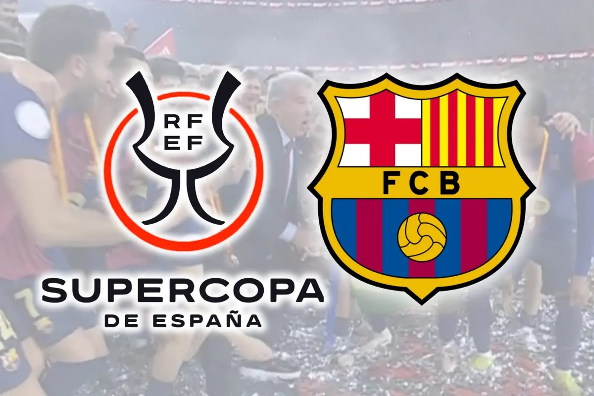Logos de la Supercopa de España y del FC Barcelona sobre una celebración de jugadores en el campo