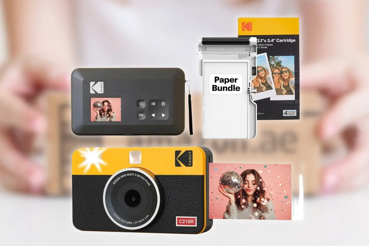 Kit de cámara instantánea Kodak Mini Shot 2 Retro con impresora portátil, cartuchos de papel fotográfico y ejemplo de foto impresa con una mujer celebrando con confeti y fondo desenfocado