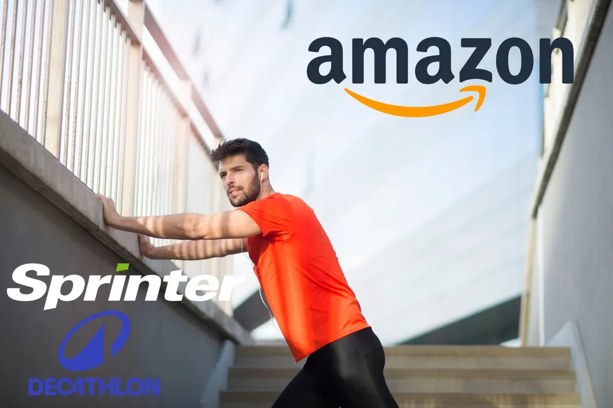Hombre deportista estirando en unas escaleras al aire libre con logos de Amazon, Sprinter y Decathlon superpuestos