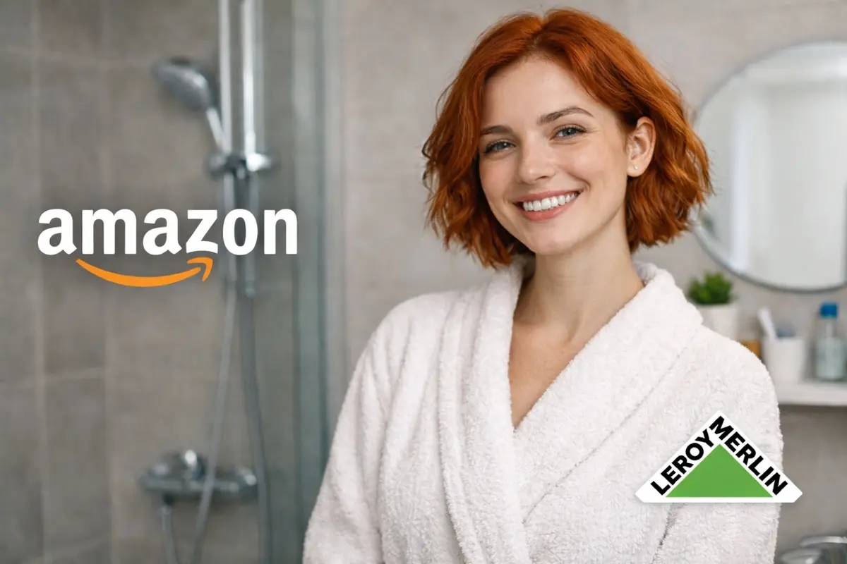 Mujer pelirroja con albornoz blanco sonriendo en un baño moderno con logotipos de Amazon y Leroy Merlin superpuestos