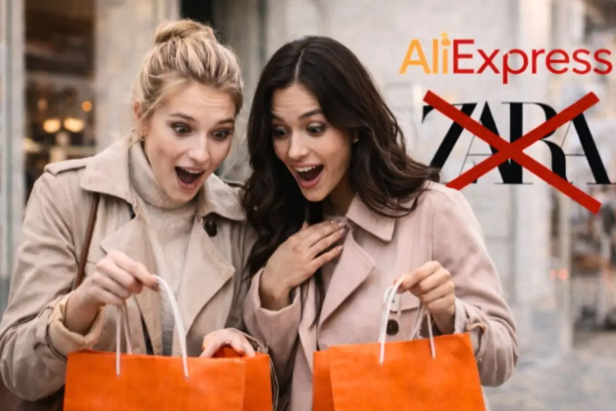 Dos mujeres jóvenes sorprendidas y felices mirando bolsas de compras naranjas con los logotipos de AliExpress y Zara tachado al fondo