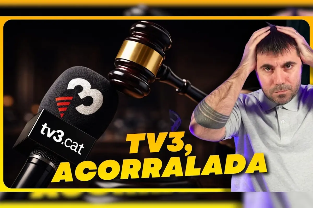 Micròfon de tv3.cat al costat d’un mall de jutge i un home amoïnat amb les mans al cap sobre el text TV3 acorralada