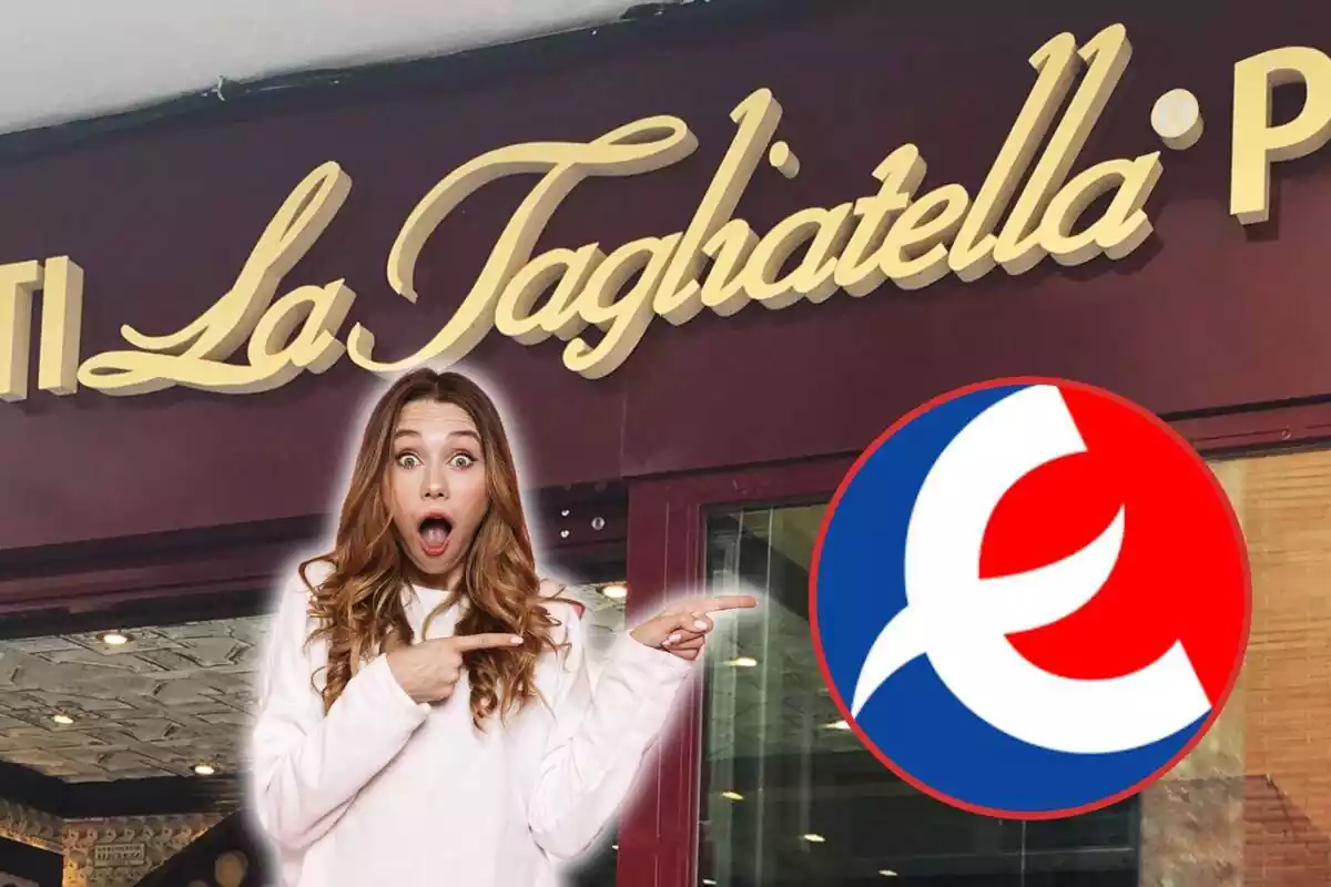 Dona assenyalant el logotip d'Eroski i fons del restaurant La Tagliatella