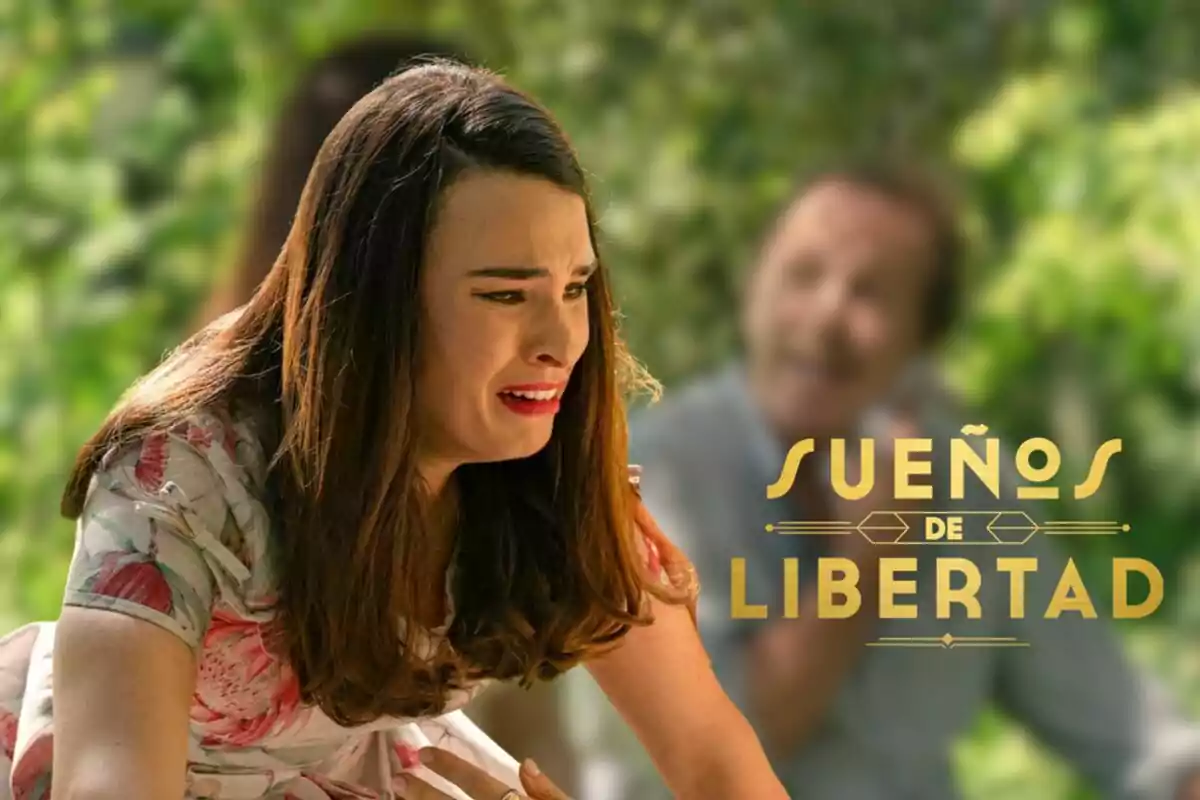 Alba Brunet amb expressió d'angoixa en un entorn natural amb el text "Sueños de Libertad" a la imatge.