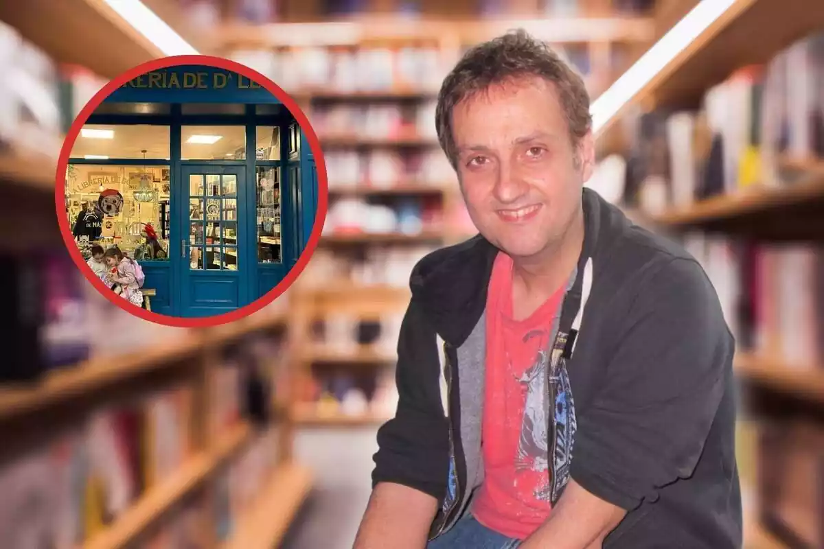 Albert Espinosa sobre un fons d'una llibreria borrosa ia l'esquerra un cercle amb una llibreria blava