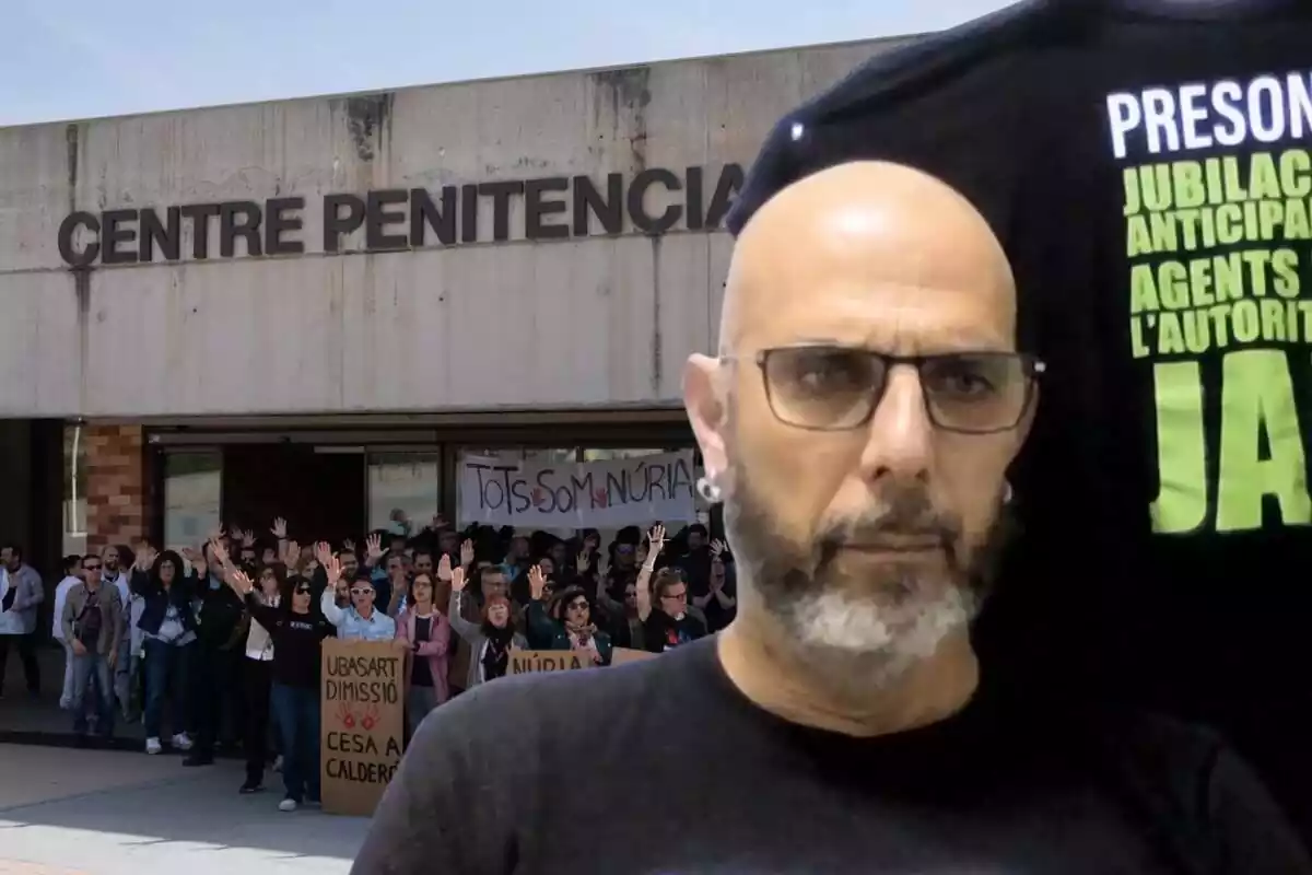 Muntatge amb un primer pla d'Alberto Gómez i de fons una protesta de treballadors de presons a les portes de Brians