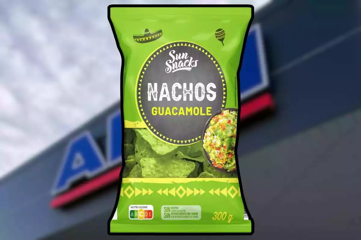 Bossa de nachos sabor guacamole de la marca Sun Snacks amb un pes de 300 grams. Bossa de nachos sabor guacamole de la marca Sun Snacks amb un pes de 300 grams.