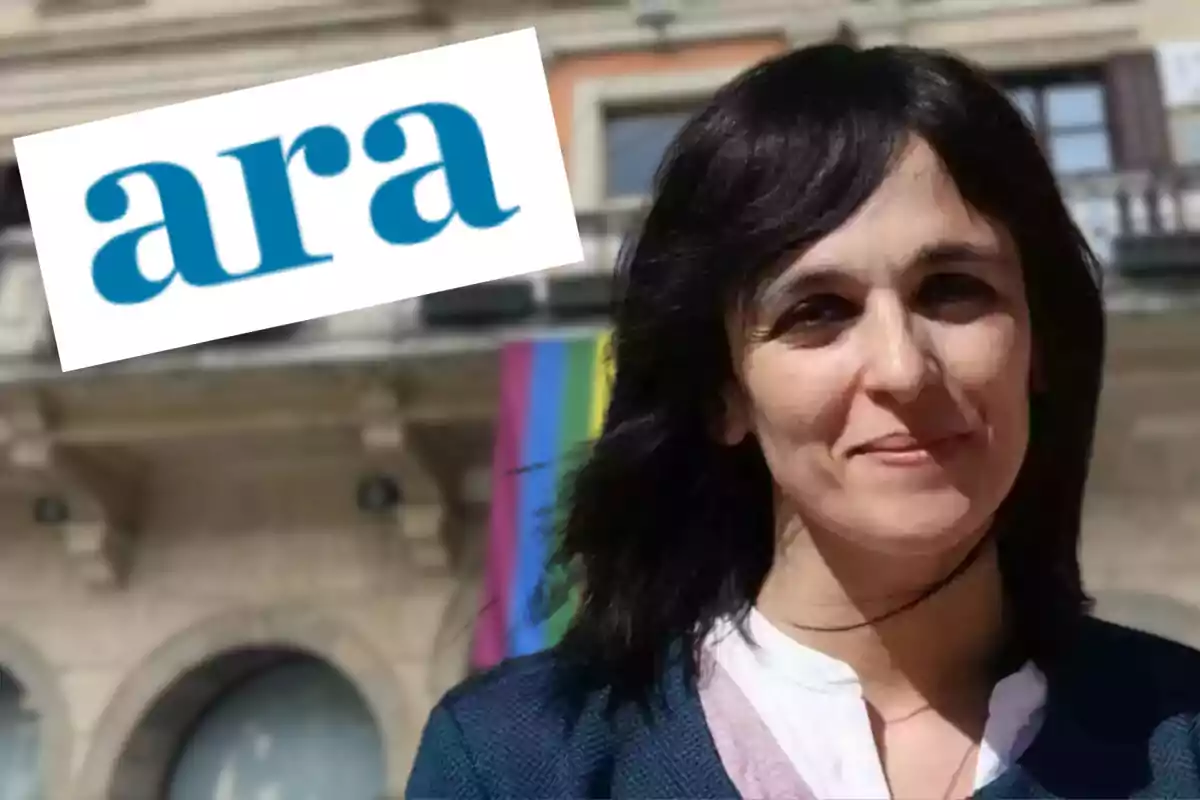 Sílvia Orriols somrient amb un edifici de fons i el logotip de "ara" a la cantonada superior esquerra.