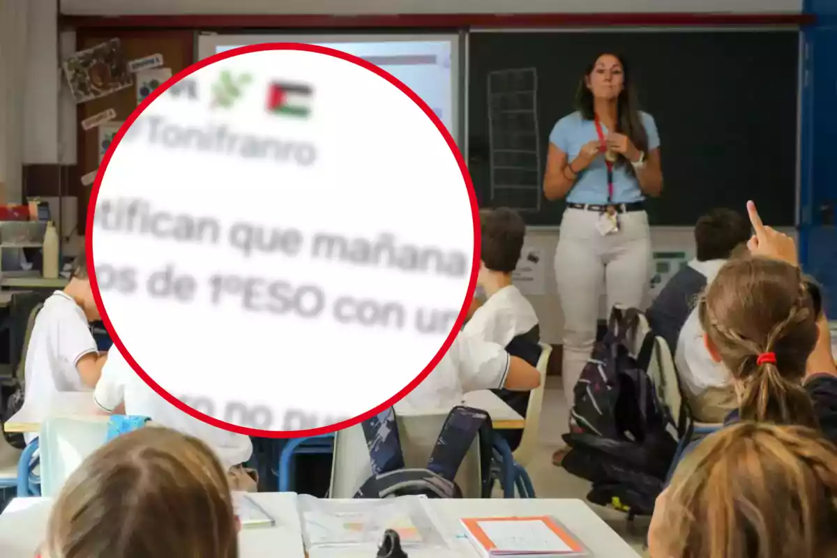 Una professora està dreta davant d'una pissarra en una aula, mentre diversos estudiants estan asseguts als pupitres; en primer pla, hi ha un cercle vermell que amplia un missatge borrós.