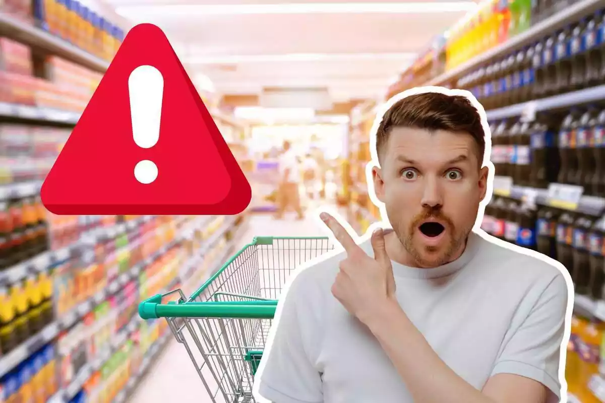 Persona sorpresa en un supermercat assenyalat símbol d'alerta