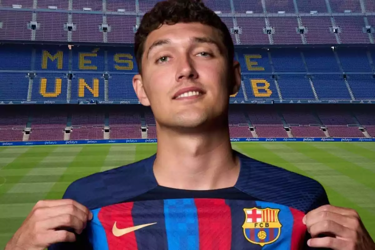 Andreas Christensen posant amb la samarreta del FC Barcelona davant una imatge del Camp Nou