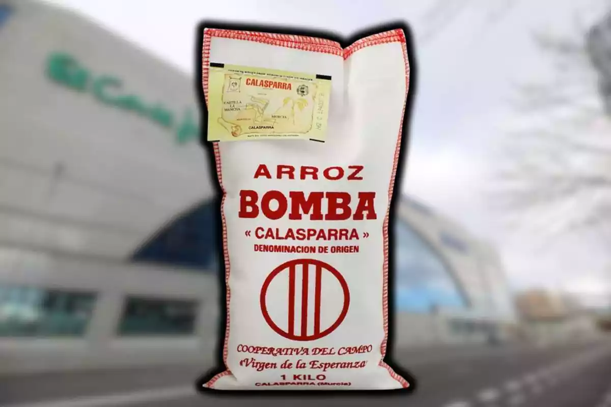 Old red and white cloth bundle of Calaspara Bomba rice on El Corte Inglés out of focus background