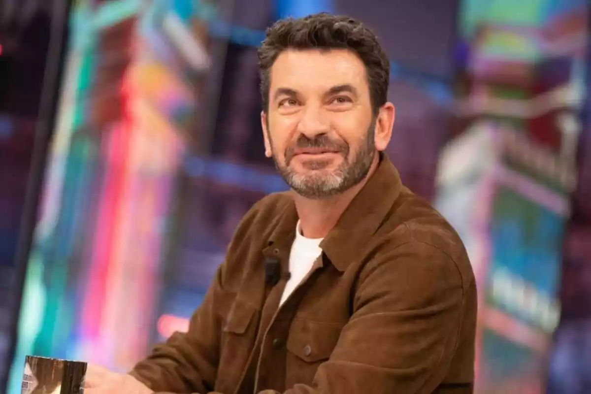 Fotografía de Arturo Valls como invitado de El Hormiguero de Antena 3