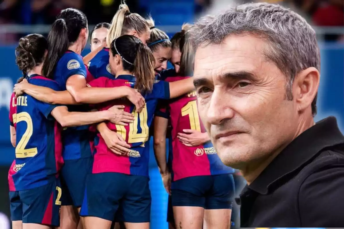 Un grup de jugadores de futbol celebrant en equip amb un home de cabell canós en primer pla.