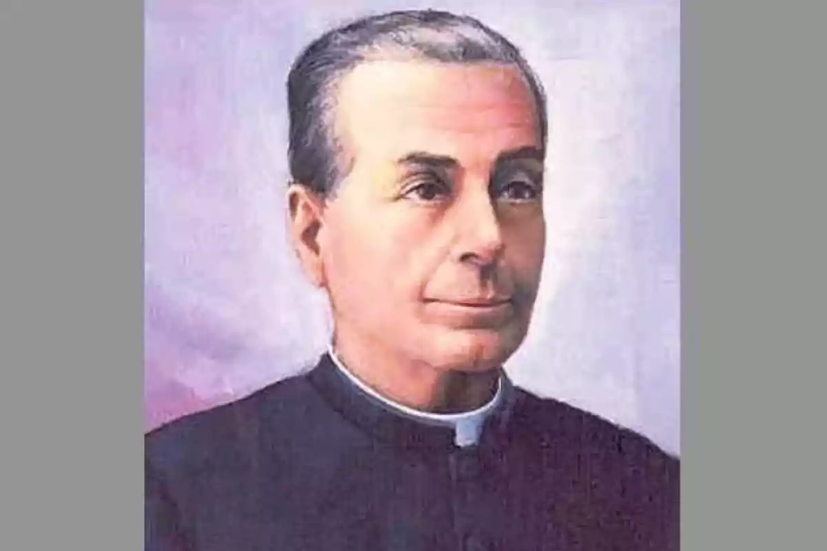 Retrat d'un home amb cabell curt i canós vestint una sotana negra sobre un fons clar. Retrat d'un home amb cabell curt i canós vestint una sotana negra sobre un fons clar.