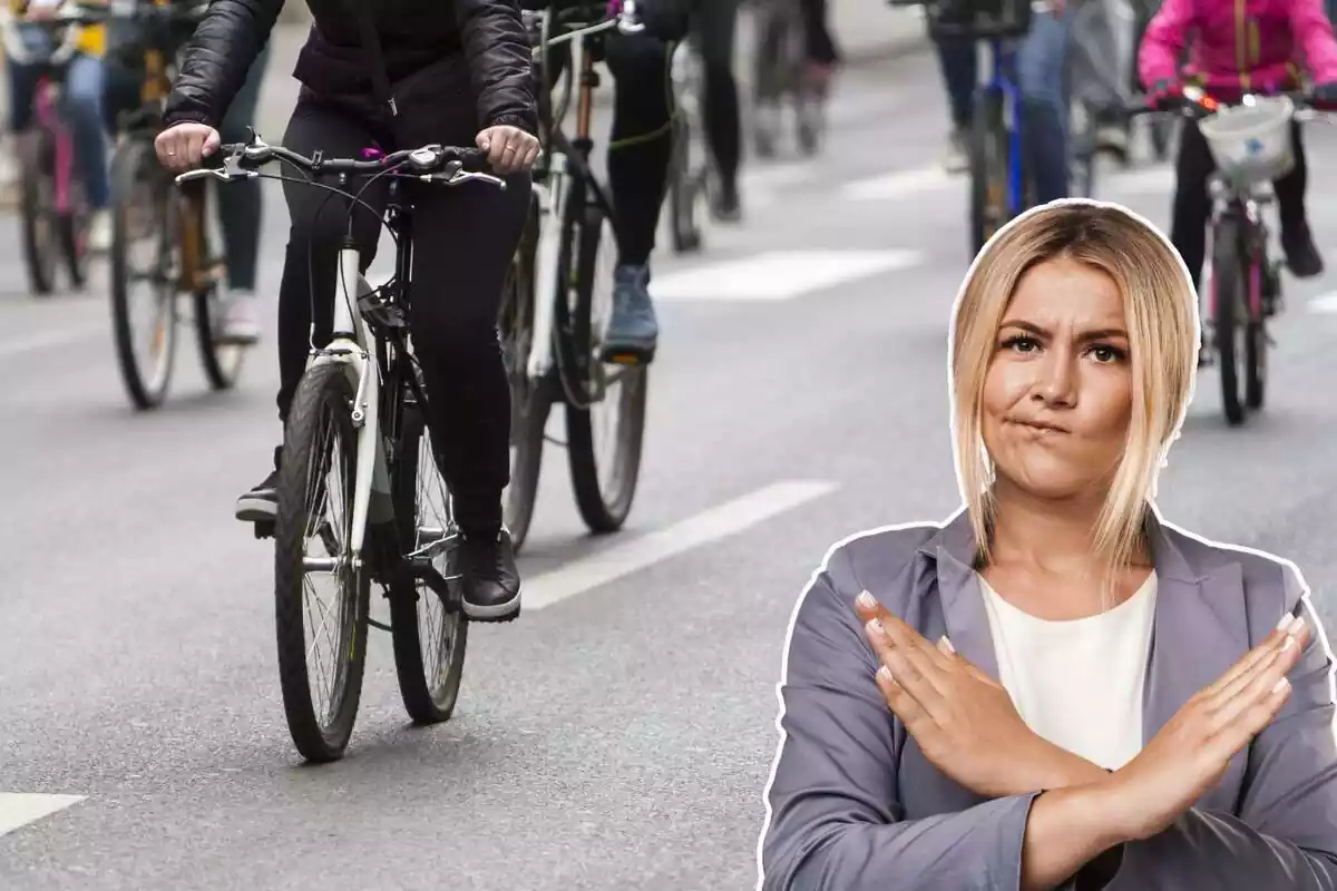 Muntatge amb una imatge de diverses persones anant amb bici i una dona fent el gest de prohibit