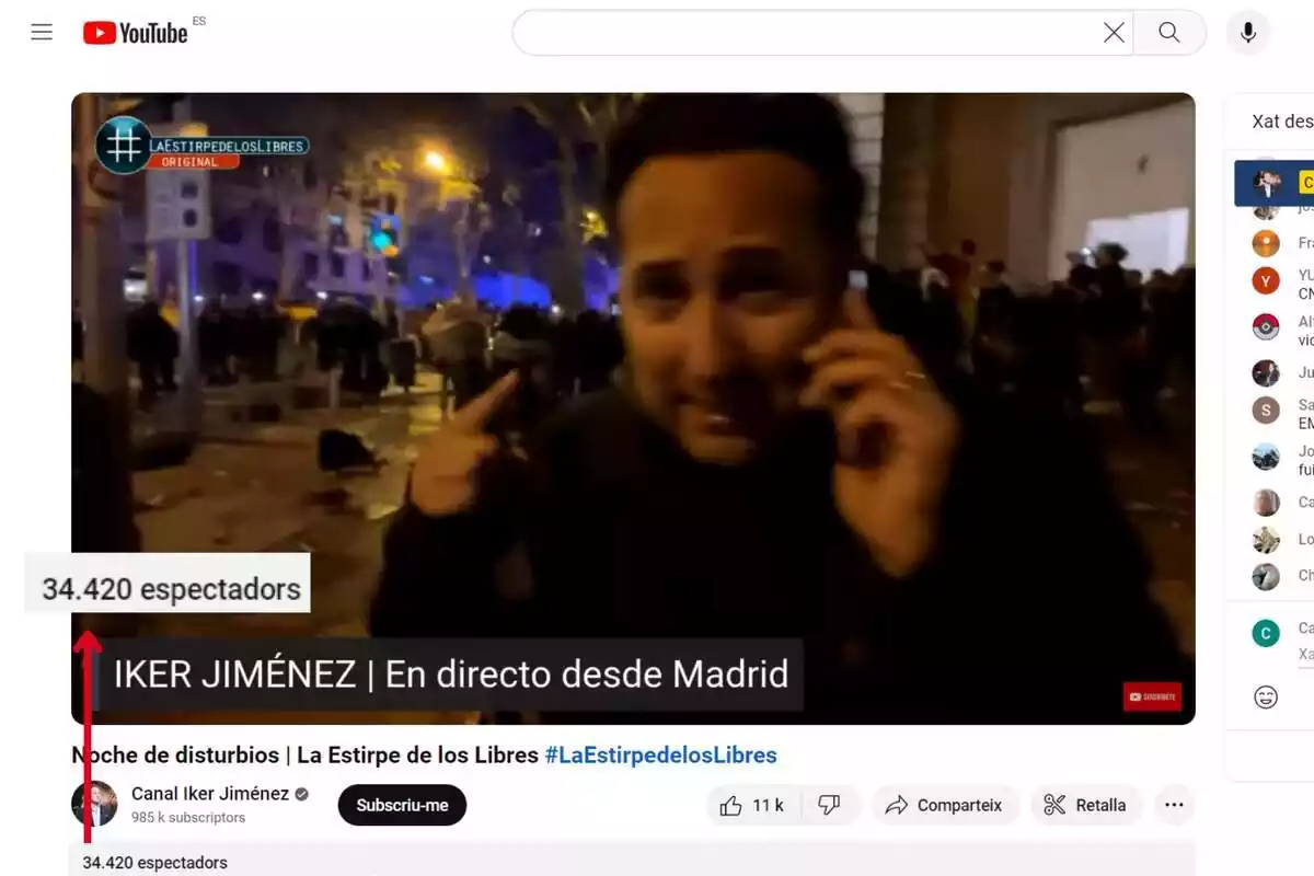 Captura de pantalla del directe d'Iker Jiménez a youtube, durant els disturbis a la seu del PSOE a Ferraz, amb més de 30.000 viewers