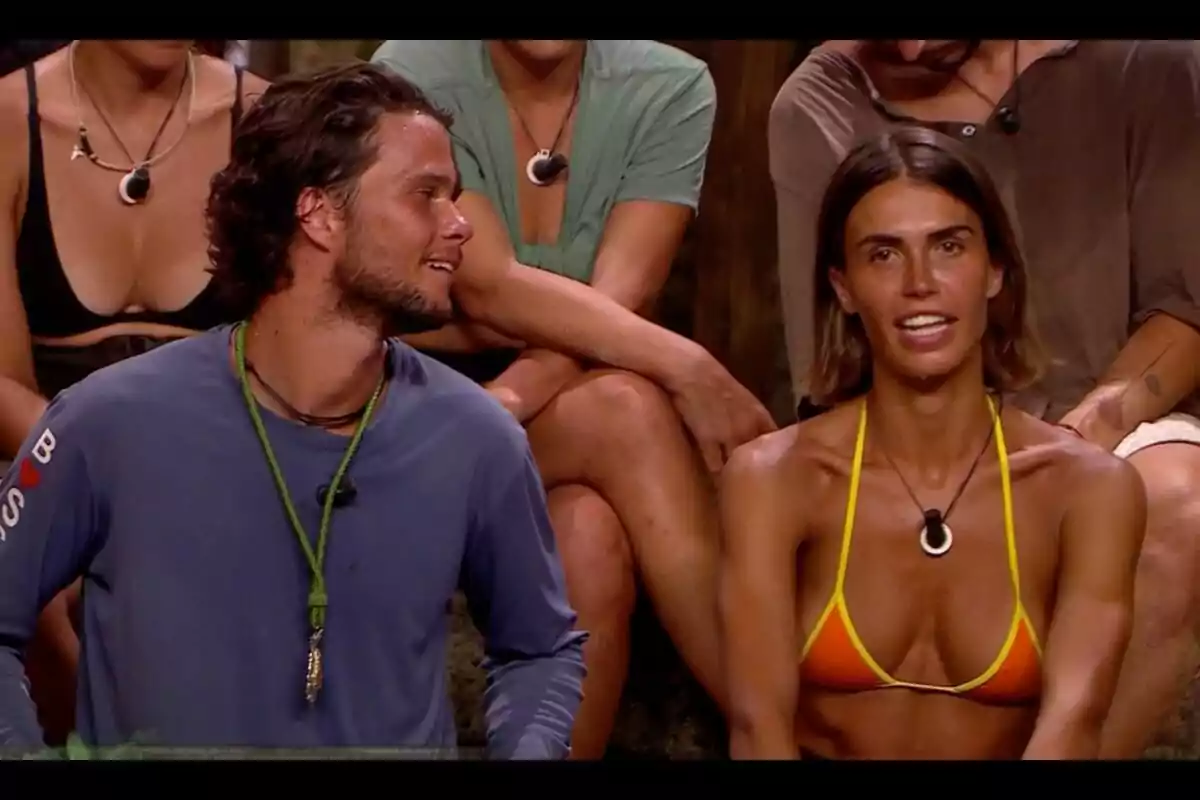 Captura de Sofía Suescun hablando en la palapa de 'Supervivientes All Stars' mientras Bosco Martínez-Bordiú la mira.