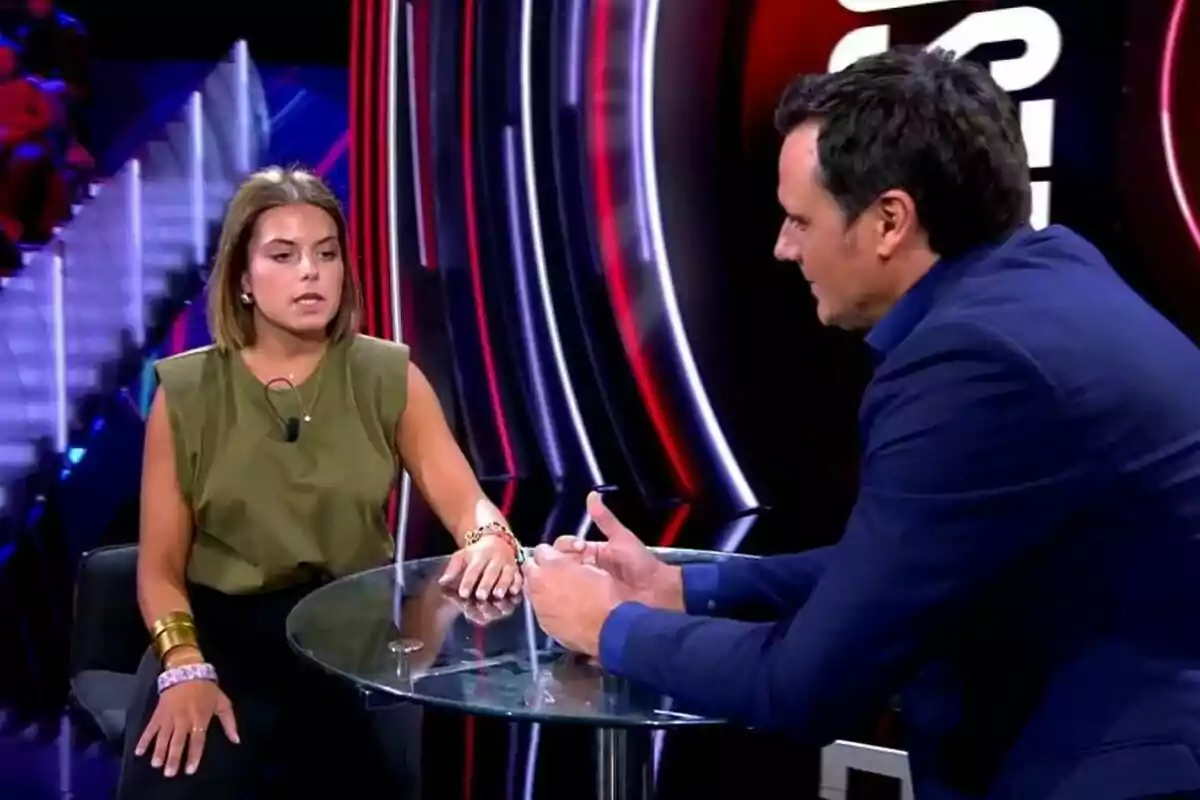 Captura d'Elsa amb Ion Aramendi en el debat de 'Gran Hermano'