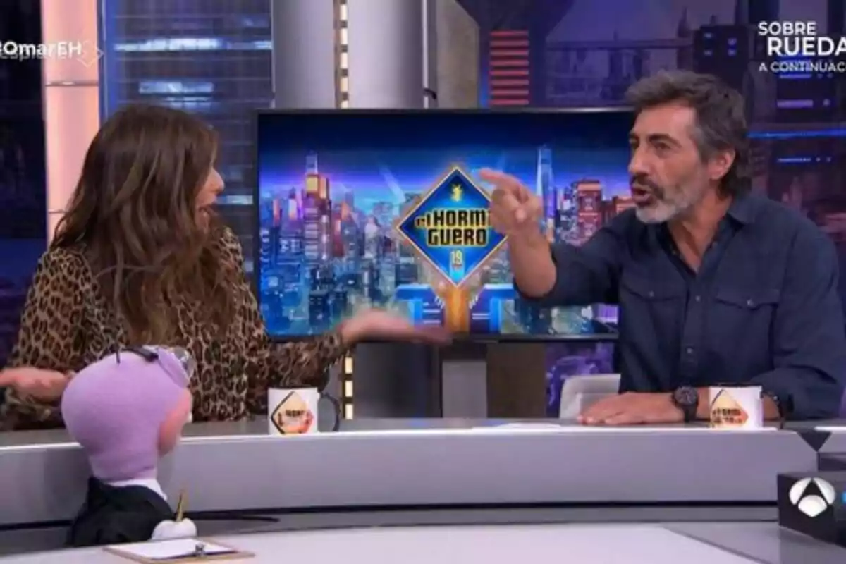 Captura de Nuria Roca i Juan del Val discutint a 'El Hormiguero'