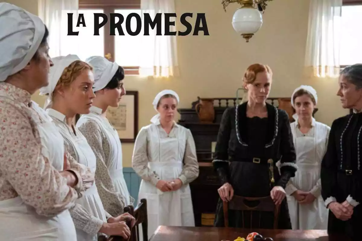 Captura d'una escena de 'La Promesa' amb els personatges de Pía, Jana i Vera
