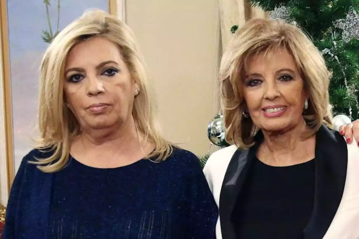 Carmen Borrego seria i María Teresa Campos feliç en una foto de Nadal Carmen Borrego seria i María Teresa Campos feliç en una foto de Nadal