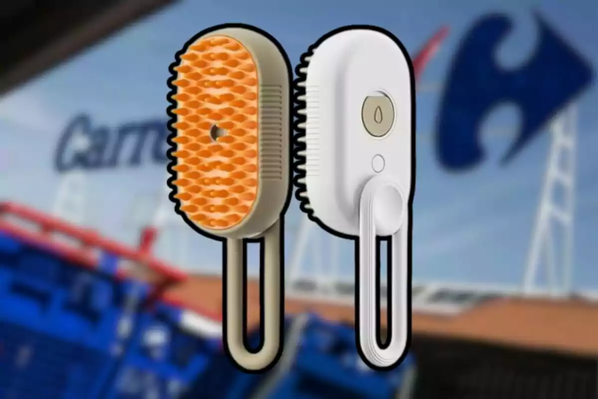 Dos raspalls de neteja amb fons d´un supermercat. Dos raspalls de neteja amb fons d´un supermercat.