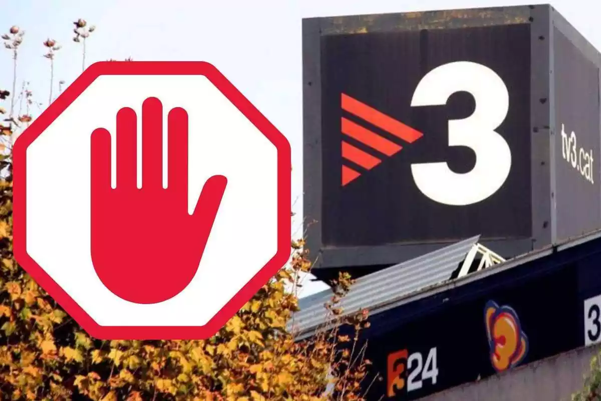 Imatge del rètol de TV3 al terrat dels estudis i el logotip del palmell d'una mà vermella que simbolitza la censura