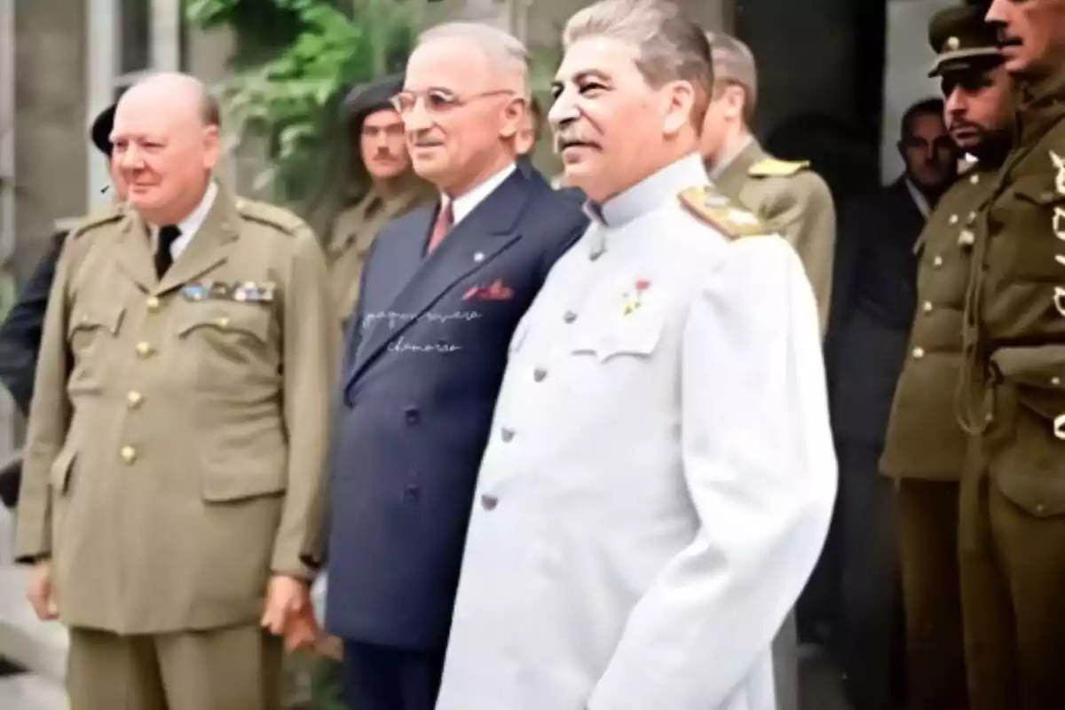 Churchill, Truman i Stalin a Potsdam, 1945 Churchill, Truman i Stalin a Potsdam, 1945