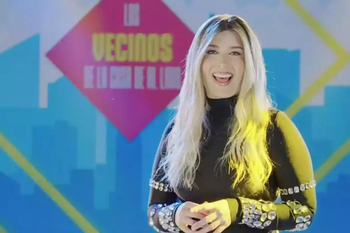 Captura de Cristina Boscá en la promo e Los Vecinos de la casa de al lado, reality de Mitele PLUS