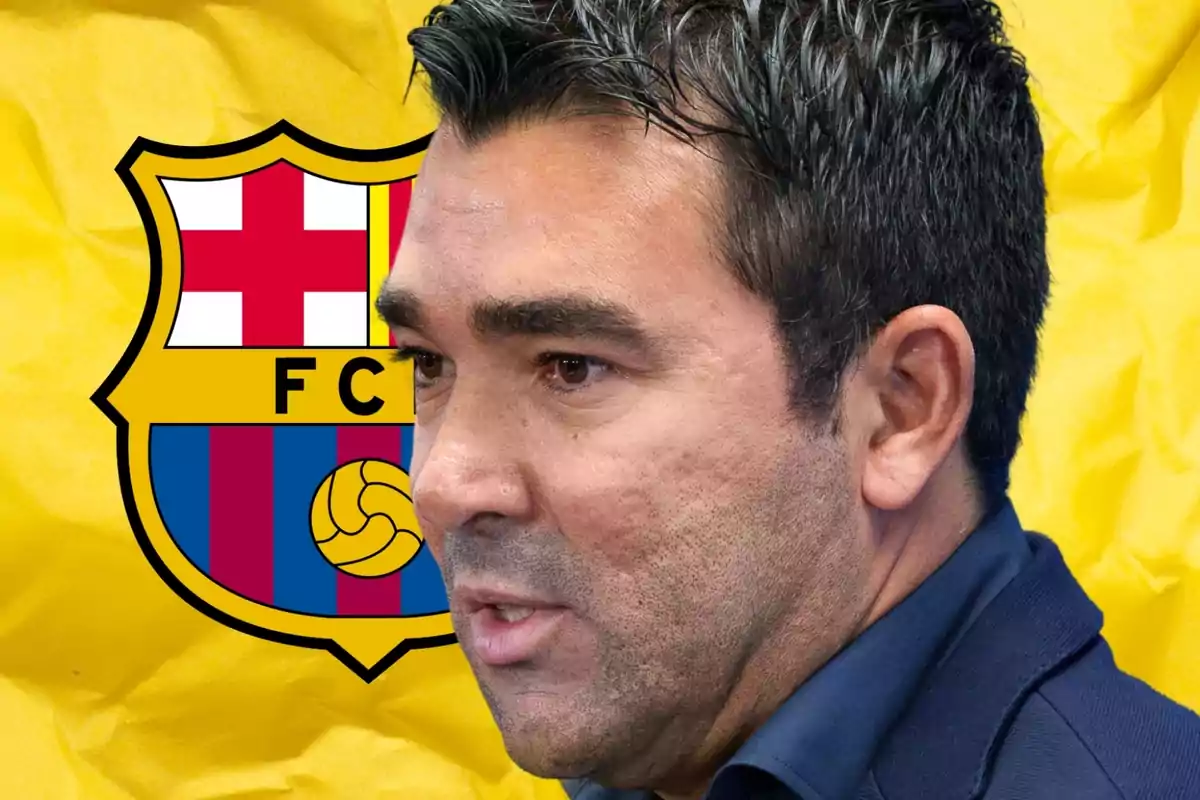 Home de perfil amb l'escut del FC Barcelona de fons sobre un fons groc.