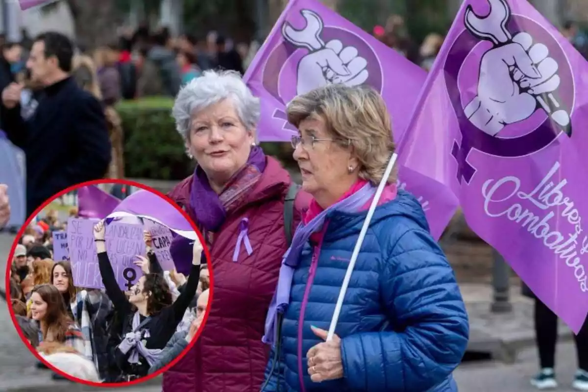 Imatge de fons de dues dones amb banderes durant una manifestació el Dia de la Dona, el 8 de març de 2023, i una altra imatge de diverses persones amb cartells en una altra manifestació el mateix dia