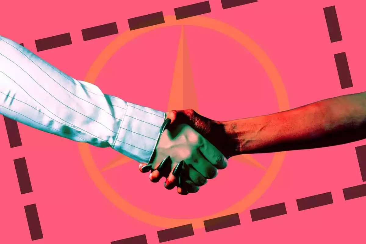Imatge de 2 mans encaixats, una de les quals és del diable amb el logotip de mereixes de fons