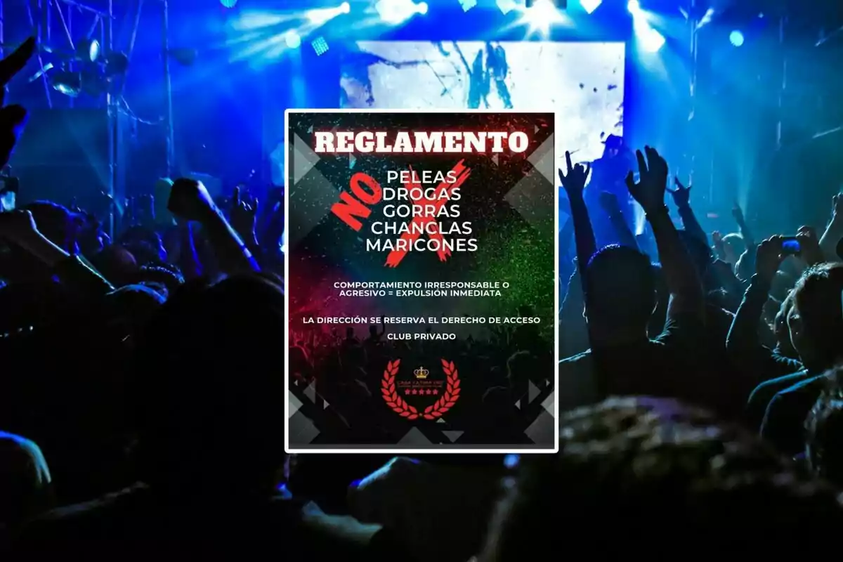 Imagen de un concierto con un cartel que muestra un reglamento que prohíbe peleas, drogas, gorras, chanclas y comportamientos ofensivos, indicando que el comportamiento irresponsable o agresivo resultará en expulsión inmediata y que la dirección se reserva el derecho de acceso.