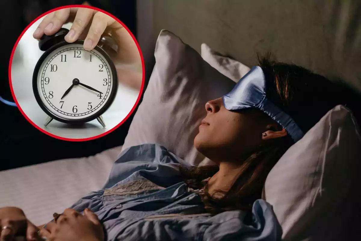 Muntatge amb una imatge de fons d'una dona dormint en un llit i un altre d'un rellotge d'agulles