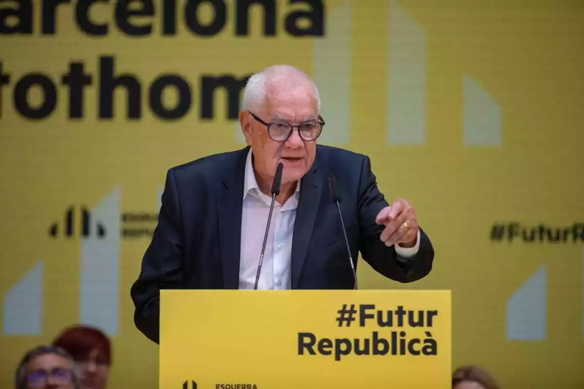 Ernest Maragall, militant des de 2018 d'Esquerra Republicana de Catalunya, parlant en un acte d'Esquerra Republicana