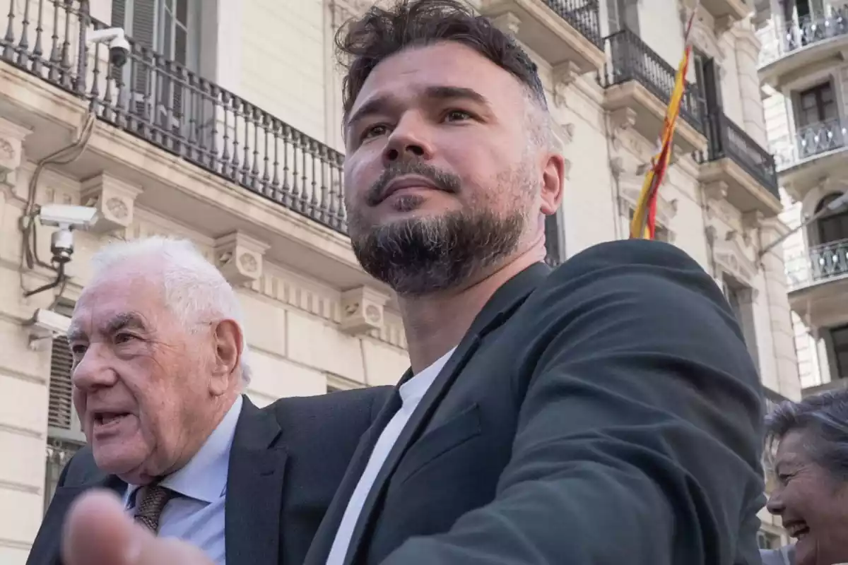 Ernest Maragall, amb Gabriel Rufián fent campanya electoral a Barcelona