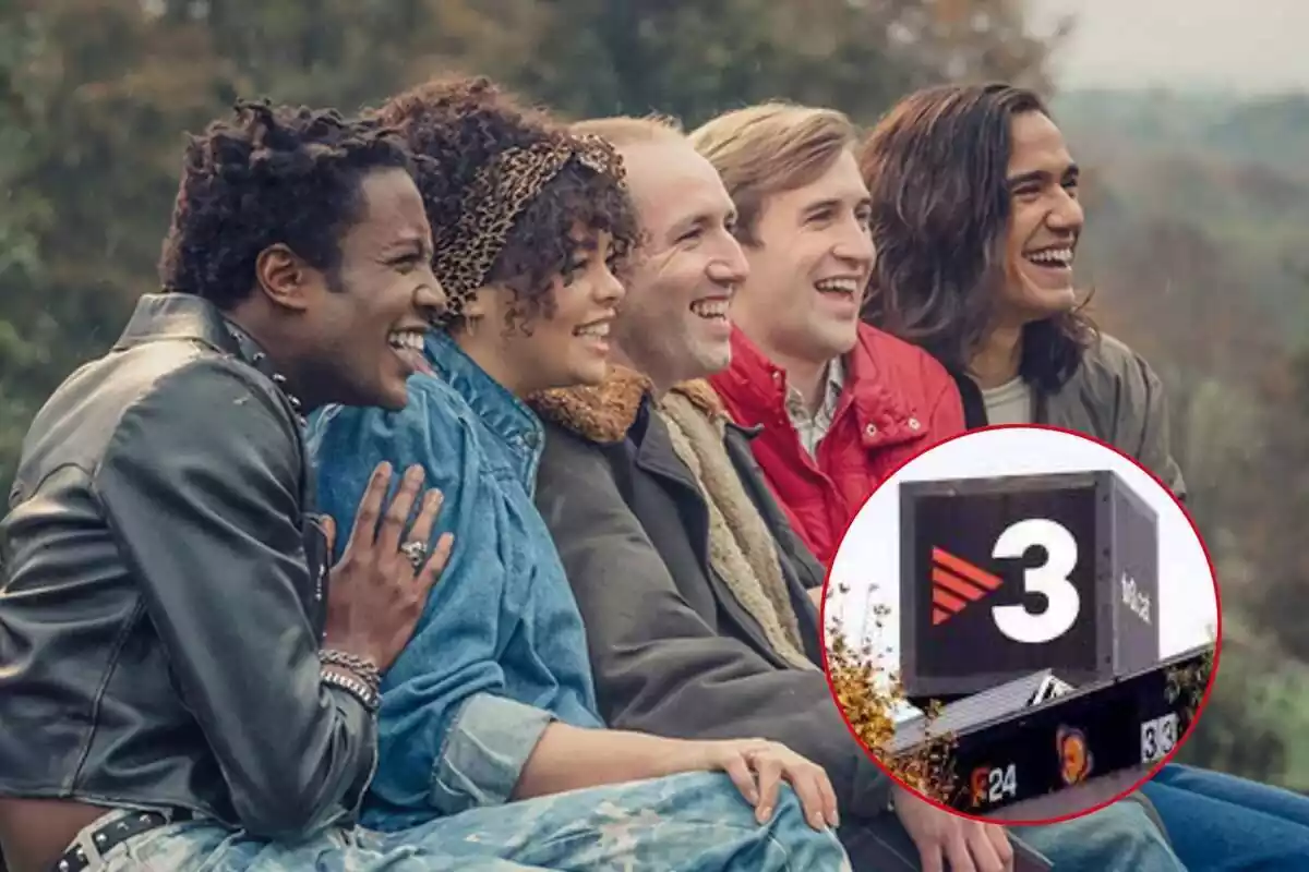 Muntatge amb la portada de la sèrie És pecat, cinc joves mirant cap a la dreta i rient, amb el logotip de tv3