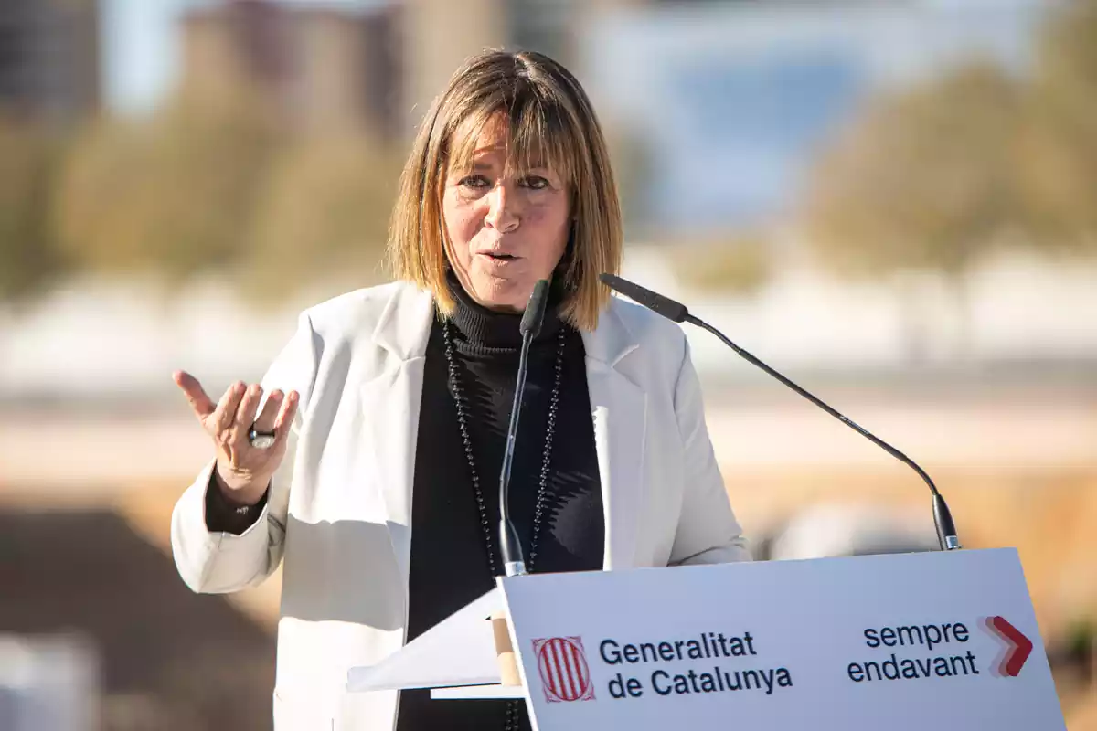 L'alcaldessa de L'Hospitalet de Llobregat, Núria Marín, intervé durant l'acte de col·locació de la primera pedra de l'ampliació de Fira de Barcelona Gran Via, 4 de desembre de 2023