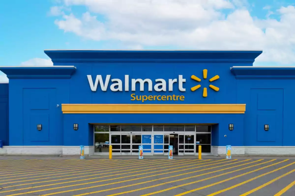 Facade of a Walmart Supercenter store with a blue and yellow exterior design.