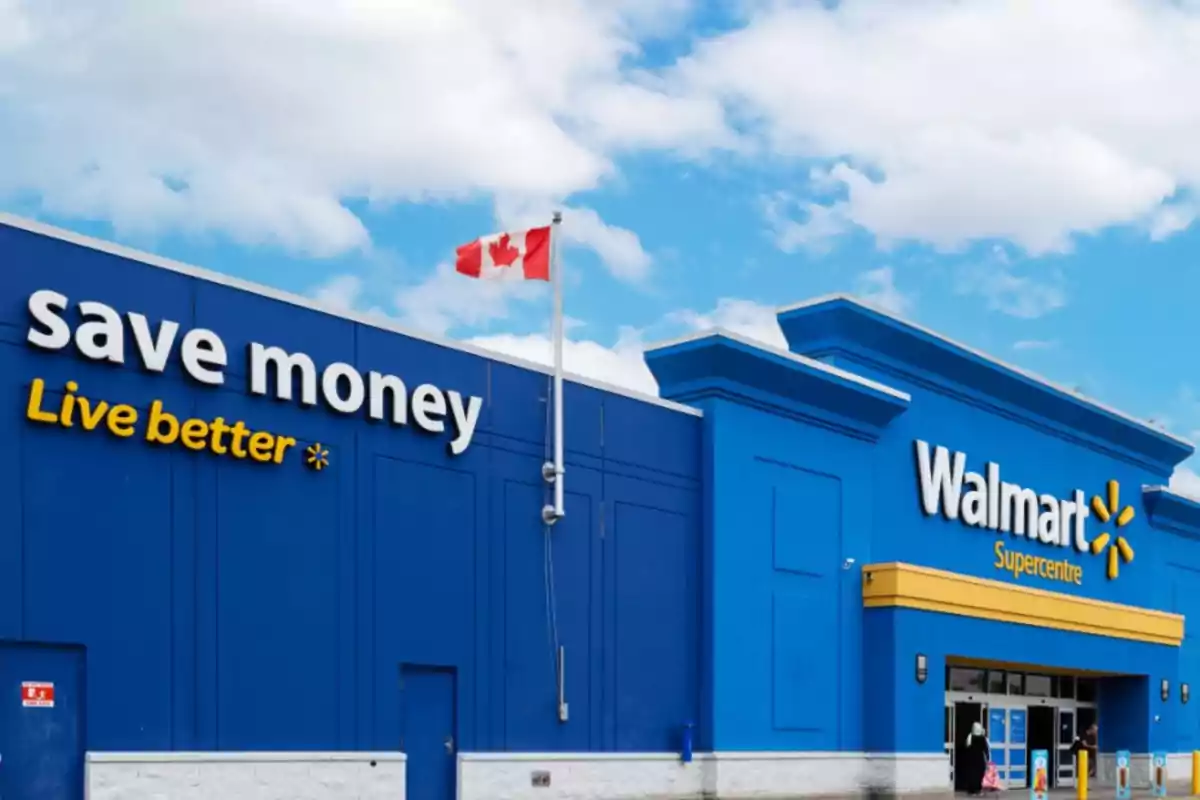 Facade of a Walmart Supercenter store with a sign that says 