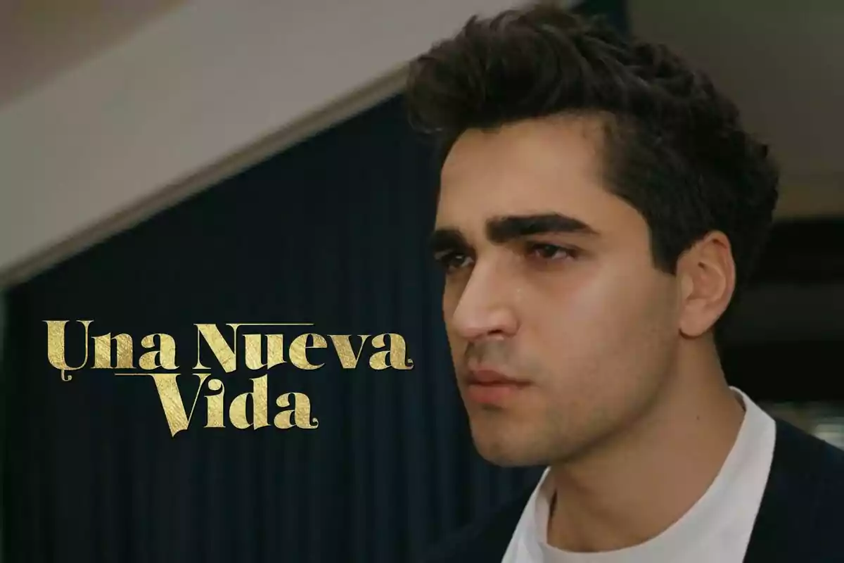 Ferit joven con expresión seria y el texto "Una Nueva Vida" en letras doradas.