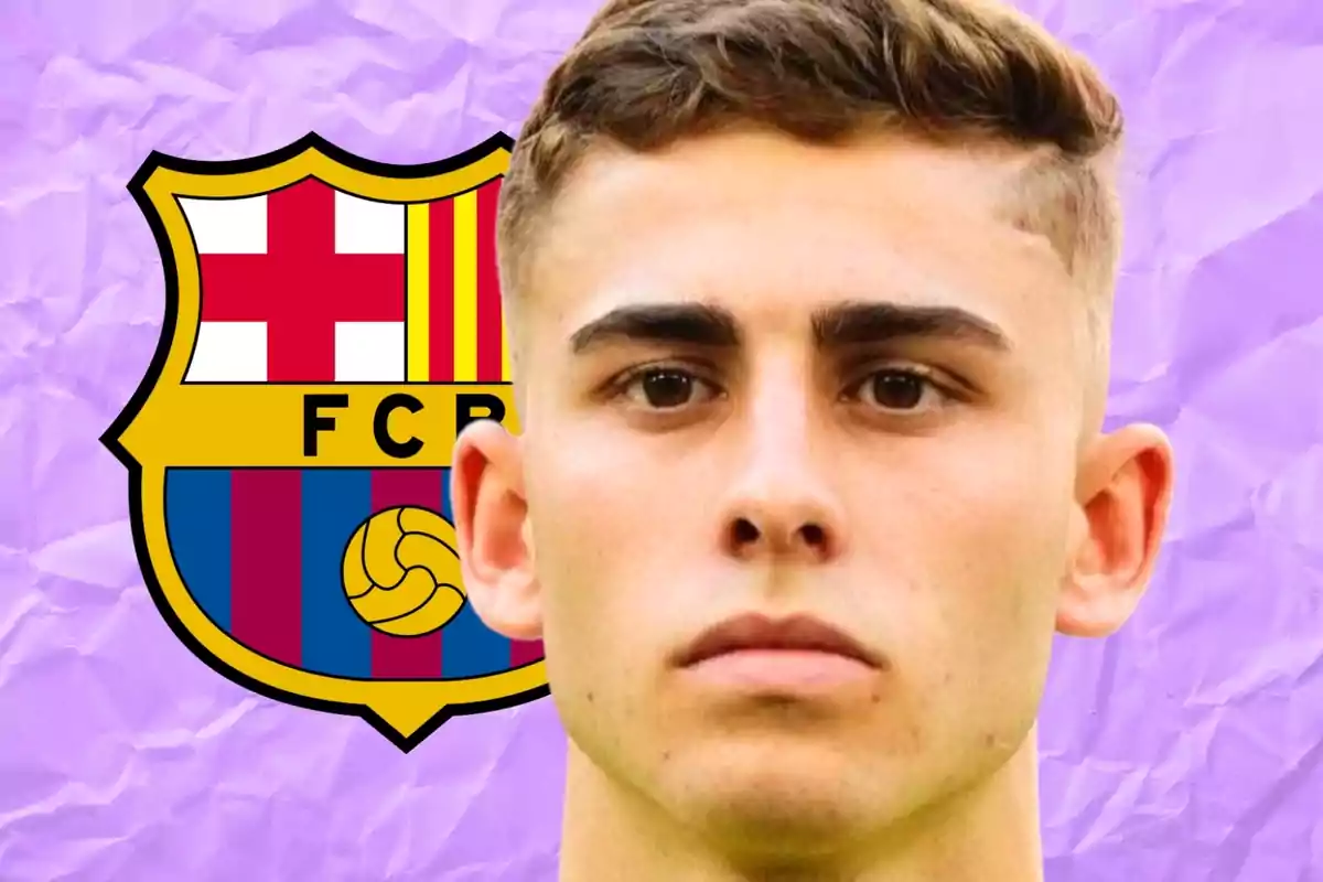 Un joven con el escudo del FC Barcelona de fondo sobre un fondo morado.